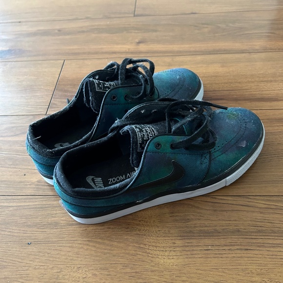 janoski galaxy shoes